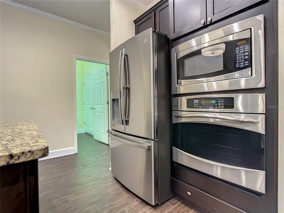 For Rent: $2,900 (3 beds, 2 baths, 1999 Square Feet)