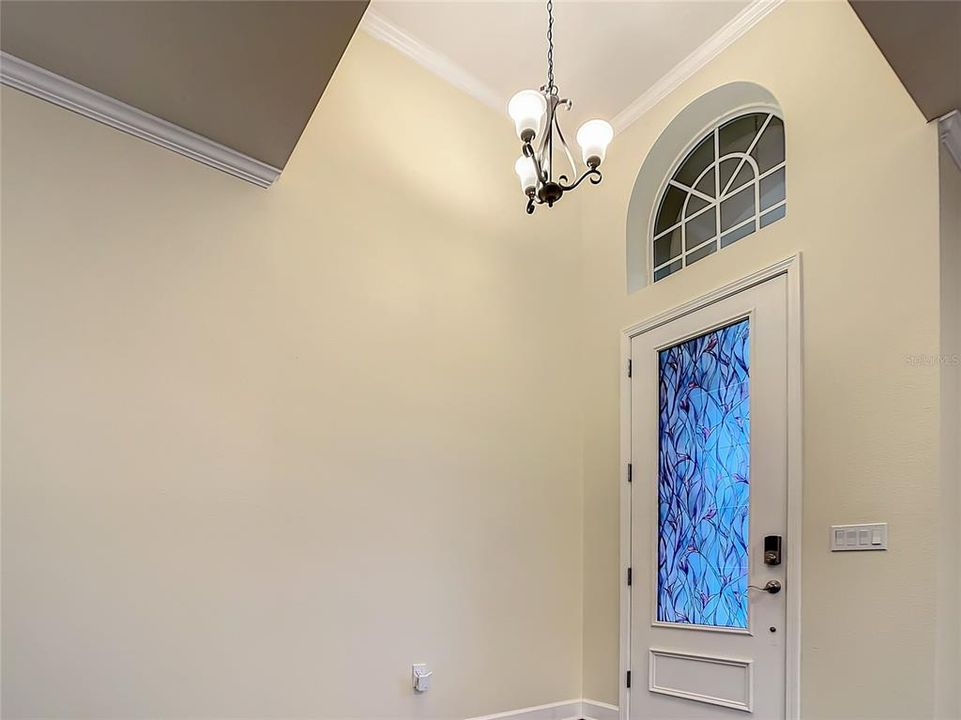 For Rent: $2,900 (3 beds, 2 baths, 1999 Square Feet)