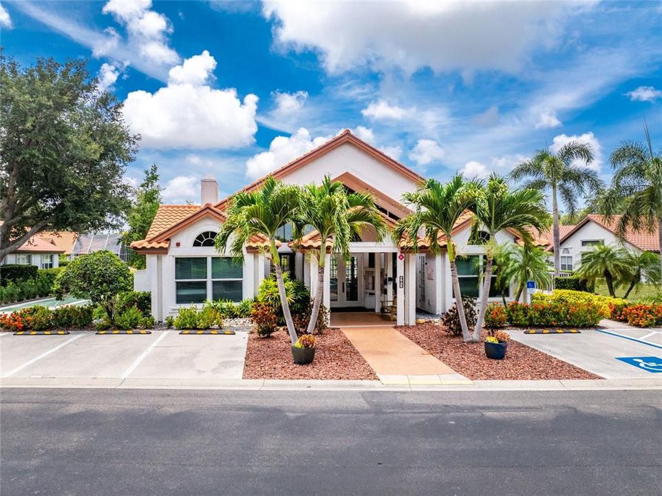 For Sale: $369,000 (3 beds, 3 baths, 1850 Square Feet)