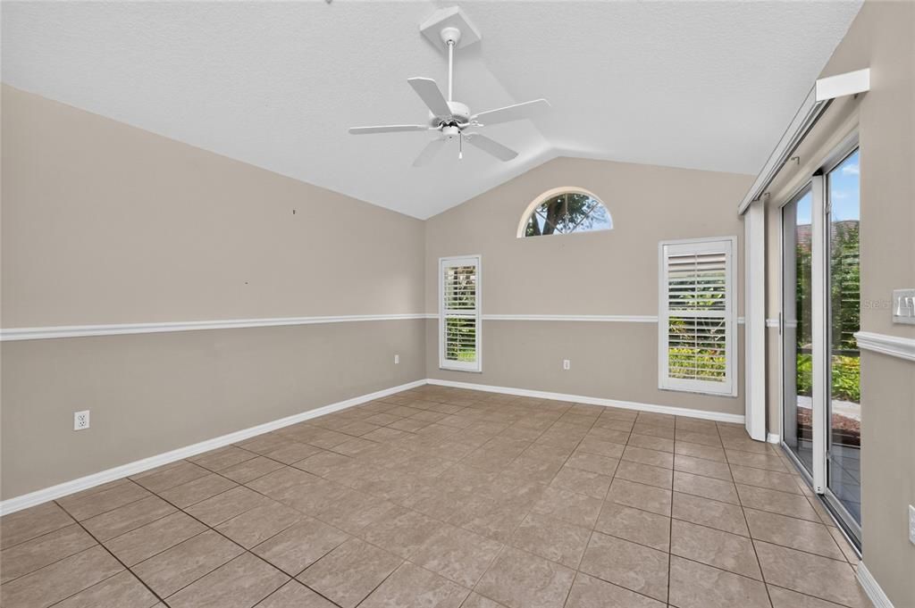 For Sale: $369,000 (3 beds, 3 baths, 1850 Square Feet)