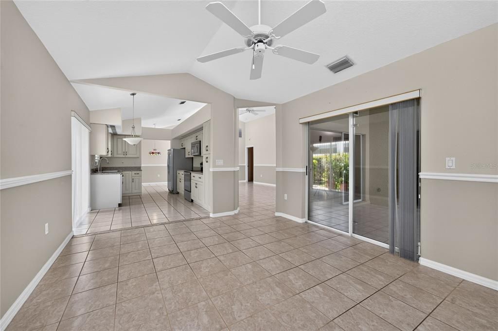For Sale: $369,000 (3 beds, 3 baths, 1850 Square Feet)