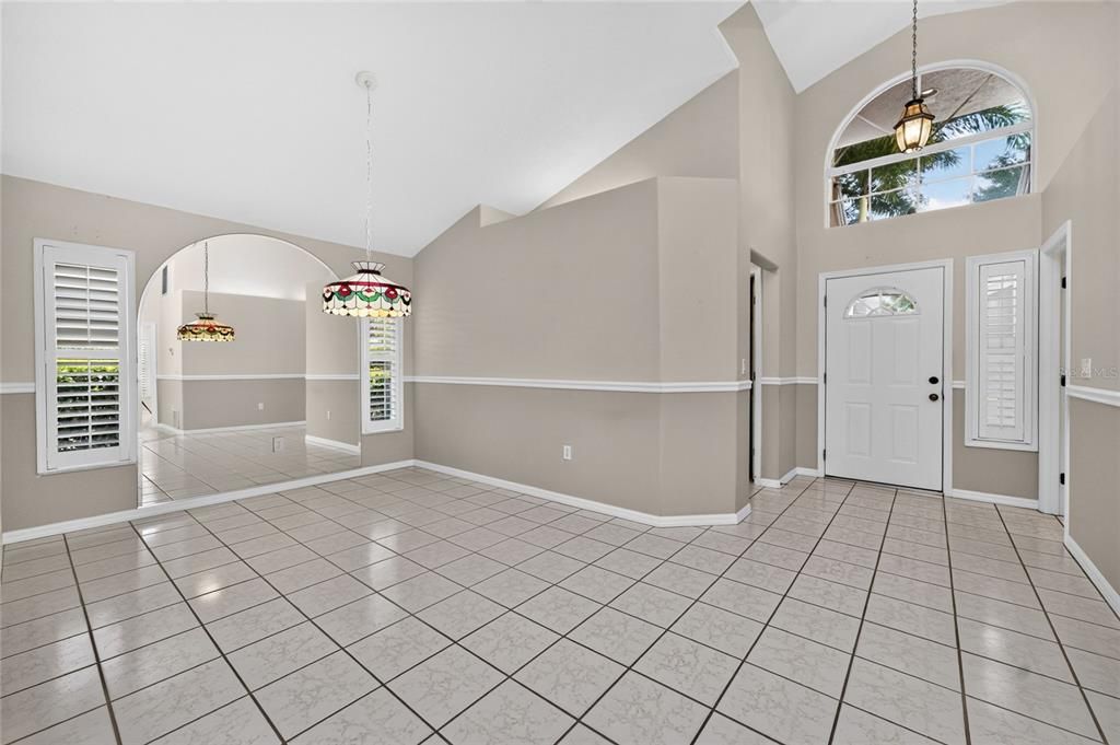 For Sale: $369,000 (3 beds, 3 baths, 1850 Square Feet)