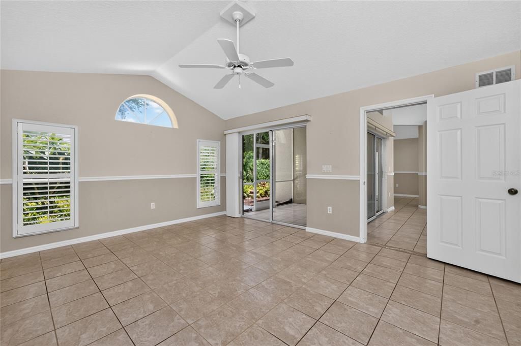 For Sale: $369,000 (3 beds, 3 baths, 1850 Square Feet)