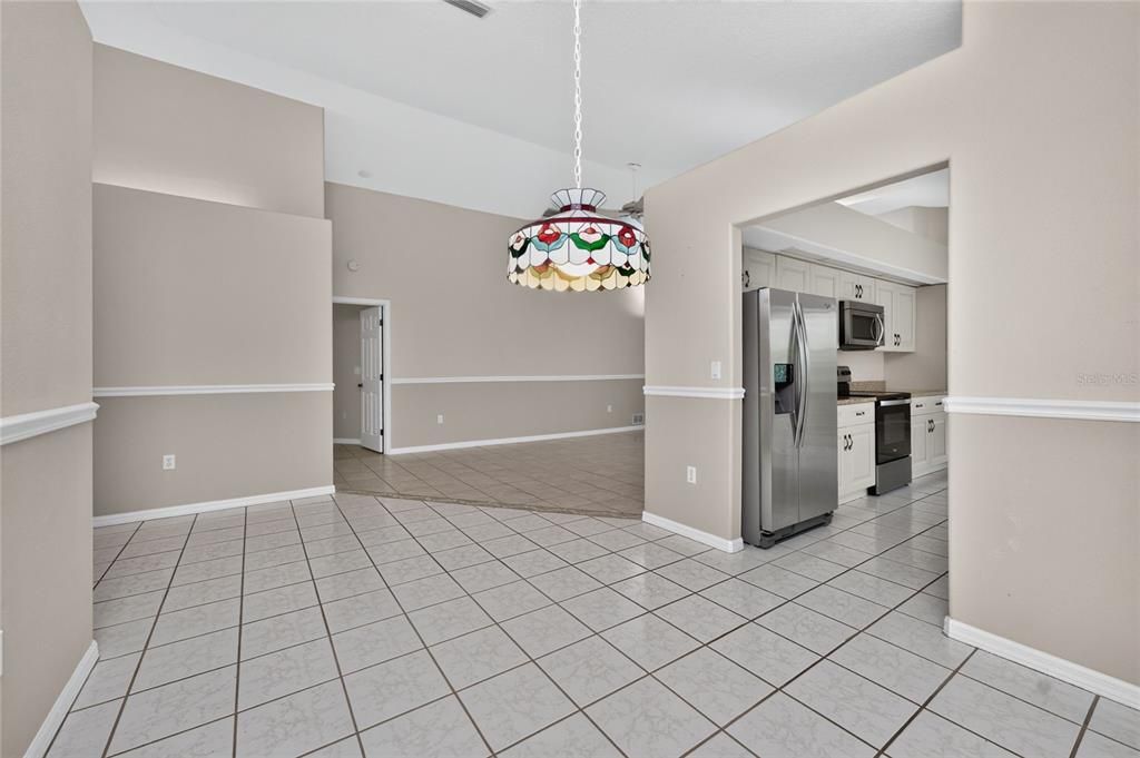 For Sale: $369,000 (3 beds, 3 baths, 1850 Square Feet)