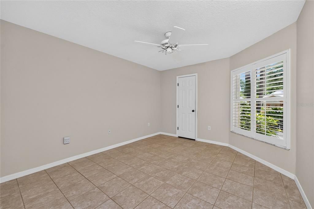 For Sale: $369,000 (3 beds, 3 baths, 1850 Square Feet)
