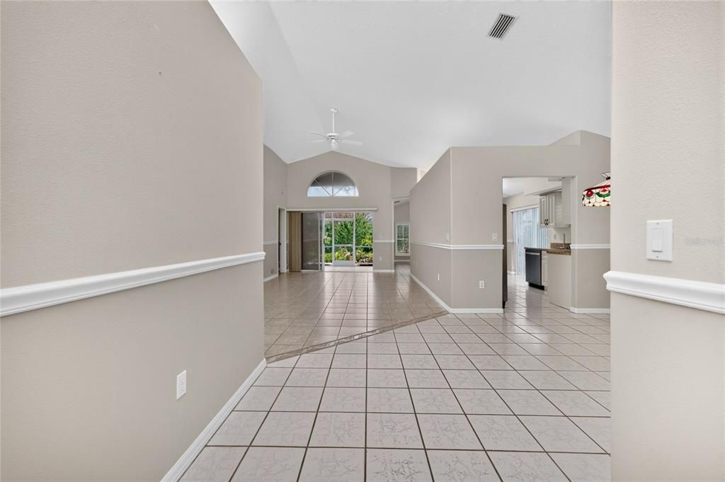 For Sale: $369,000 (3 beds, 3 baths, 1850 Square Feet)
