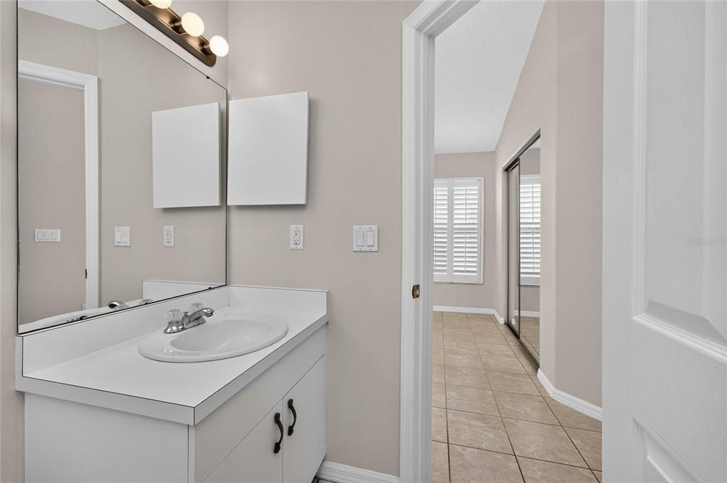 For Sale: $369,000 (3 beds, 3 baths, 1850 Square Feet)