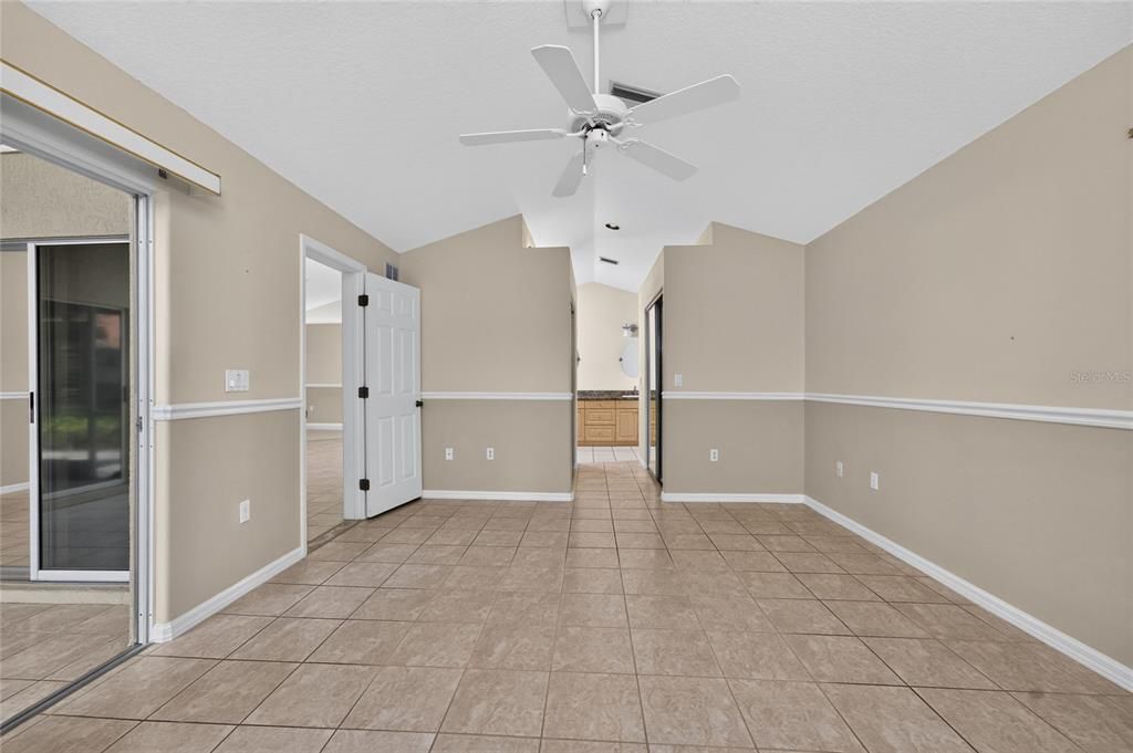 For Sale: $369,000 (3 beds, 3 baths, 1850 Square Feet)