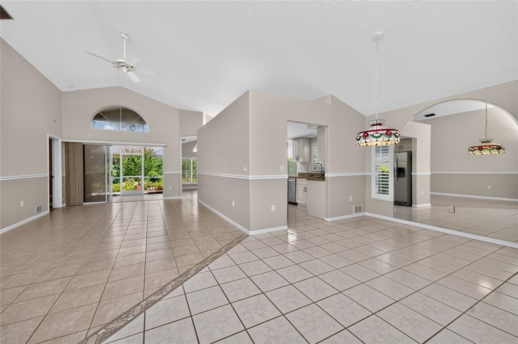 For Sale: $369,000 (3 beds, 3 baths, 1850 Square Feet)