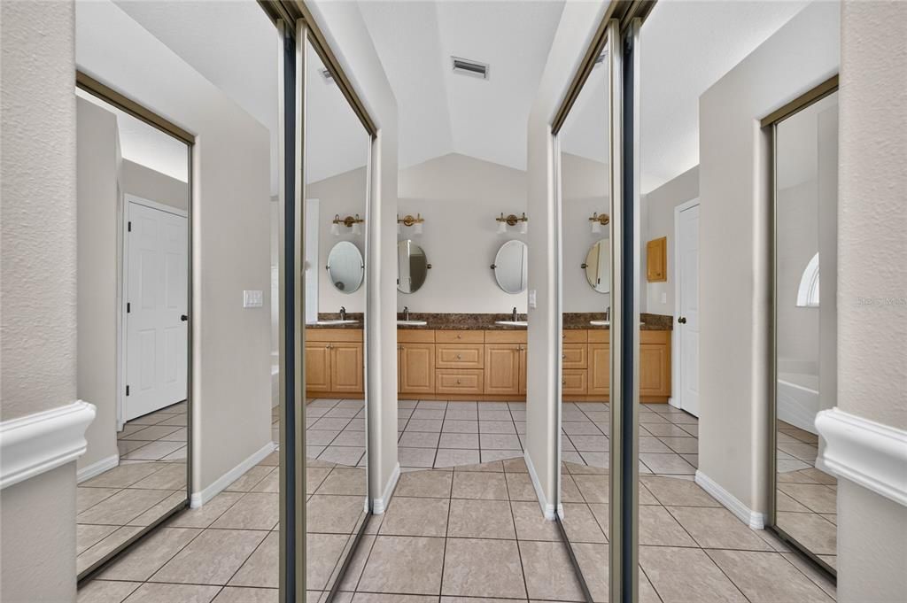 For Sale: $369,000 (3 beds, 3 baths, 1850 Square Feet)