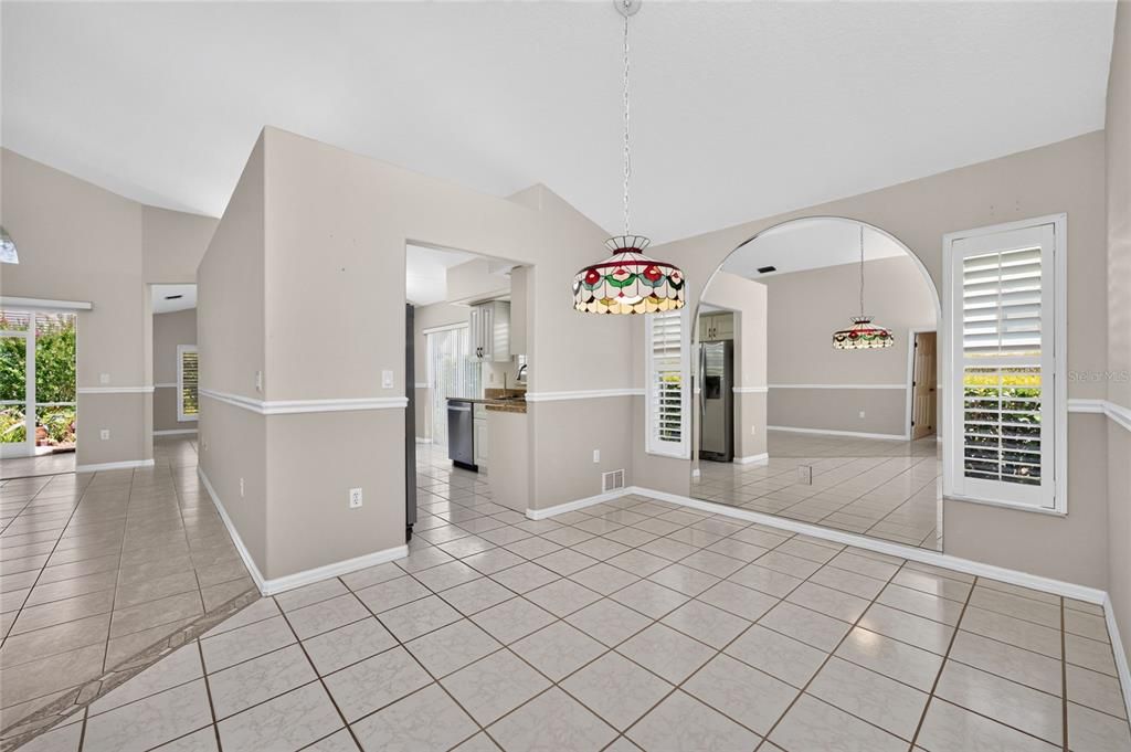 For Sale: $369,000 (3 beds, 3 baths, 1850 Square Feet)