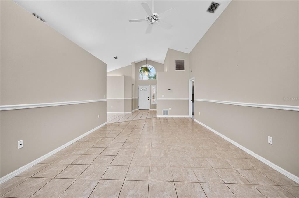 For Sale: $369,000 (3 beds, 3 baths, 1850 Square Feet)