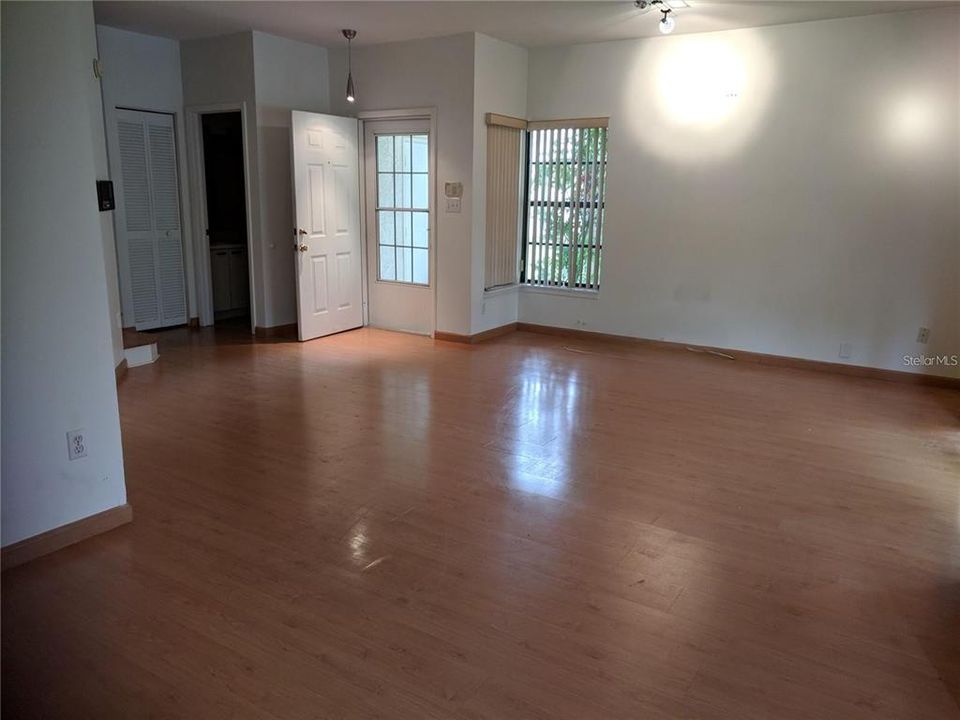 For Rent: $2,000 (2 beds, 2 baths, 1235 Square Feet)
