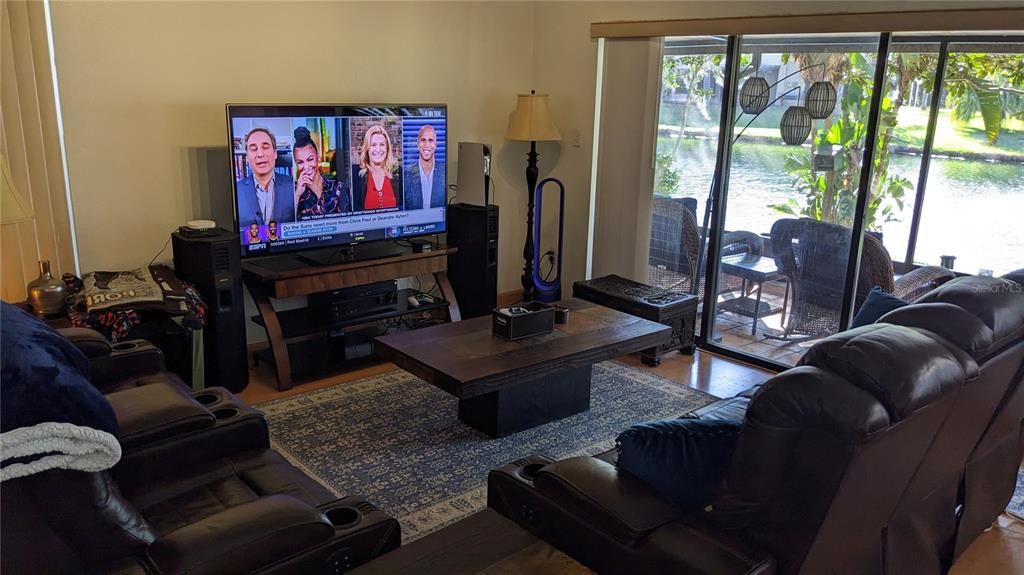 For Rent: $2,000 (2 beds, 2 baths, 1235 Square Feet)