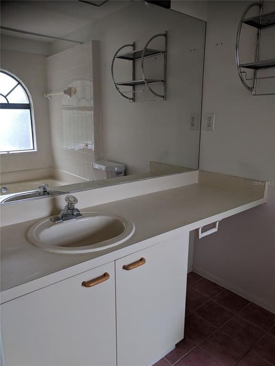 For Rent: $2,000 (2 beds, 2 baths, 1235 Square Feet)