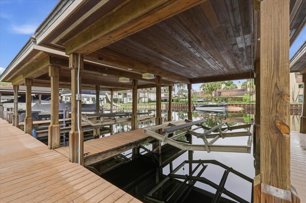 For Sale: $929,000 (2 beds, 2 baths, 2155 Square Feet)