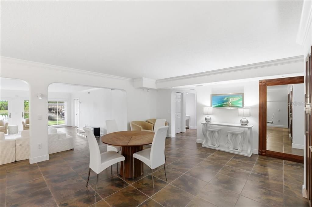 For Sale: $929,000 (2 beds, 2 baths, 2155 Square Feet)