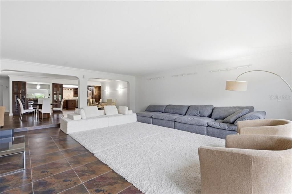 For Sale: $929,000 (2 beds, 2 baths, 2155 Square Feet)