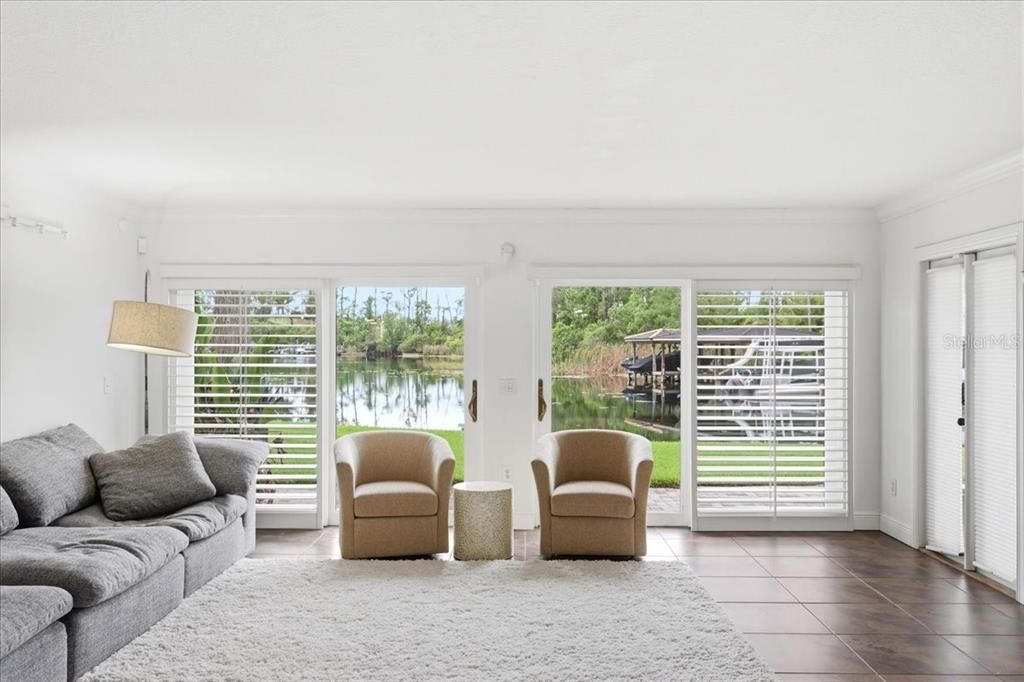 For Sale: $929,000 (2 beds, 2 baths, 2155 Square Feet)