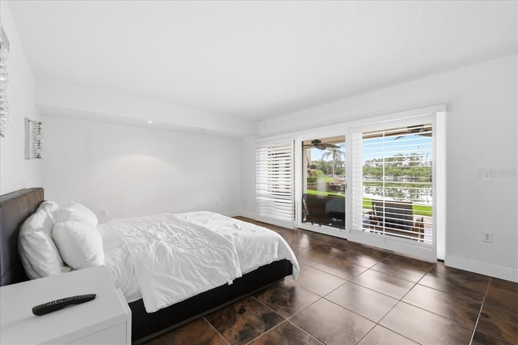 For Sale: $929,000 (2 beds, 2 baths, 2155 Square Feet)