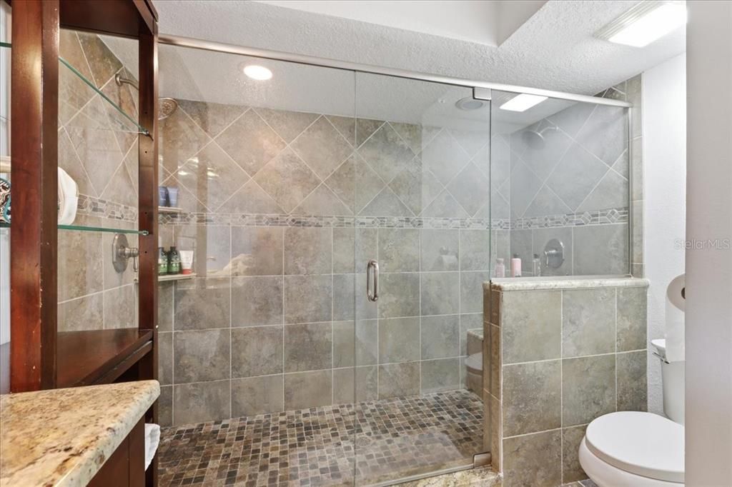 For Sale: $929,000 (2 beds, 2 baths, 2155 Square Feet)