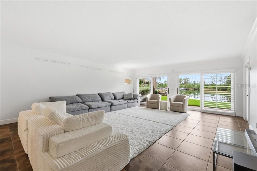 For Sale: $929,000 (2 beds, 2 baths, 2155 Square Feet)