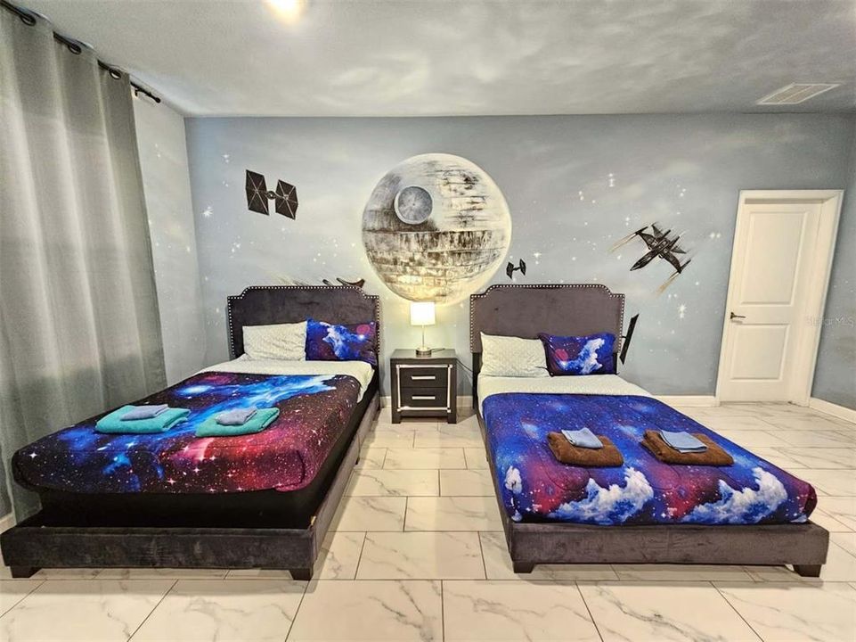 For Sale: $659,000 (7 beds, 5 baths, 4019 Square Feet)