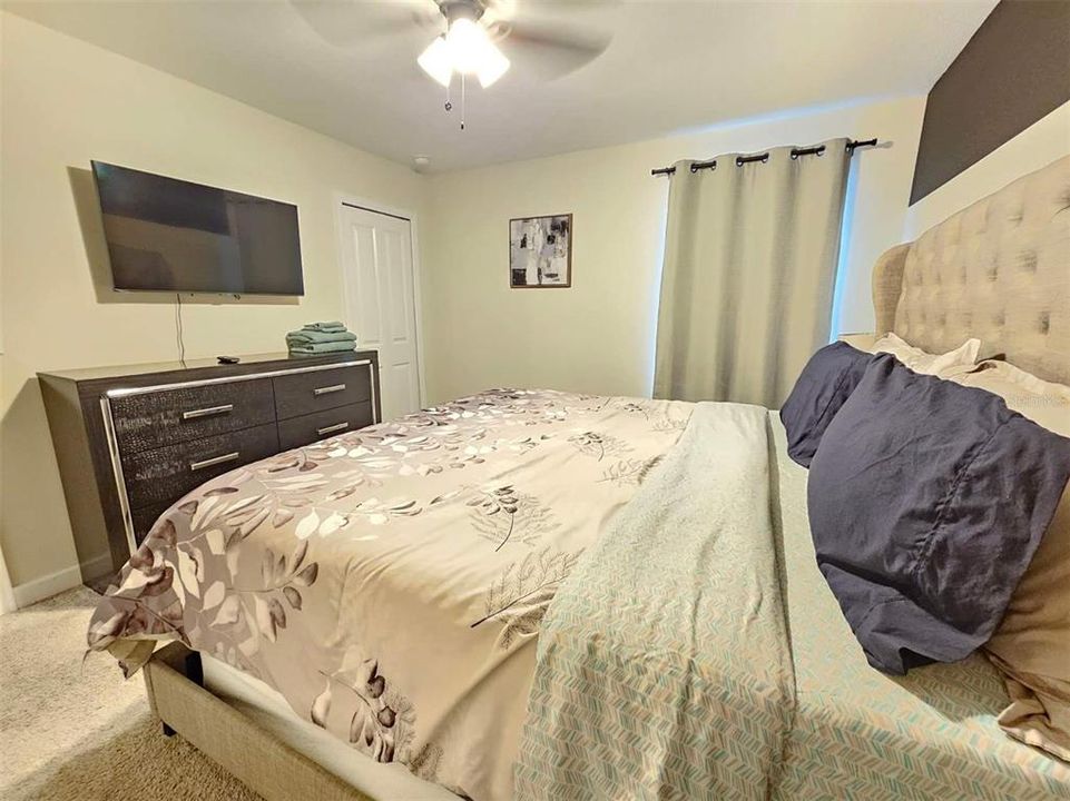 For Sale: $659,000 (7 beds, 5 baths, 4019 Square Feet)