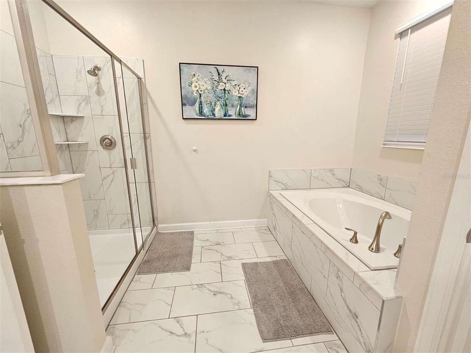 For Sale: $659,000 (7 beds, 5 baths, 4019 Square Feet)