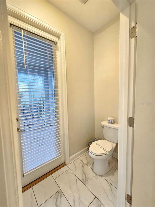 For Sale: $659,000 (7 beds, 5 baths, 4019 Square Feet)