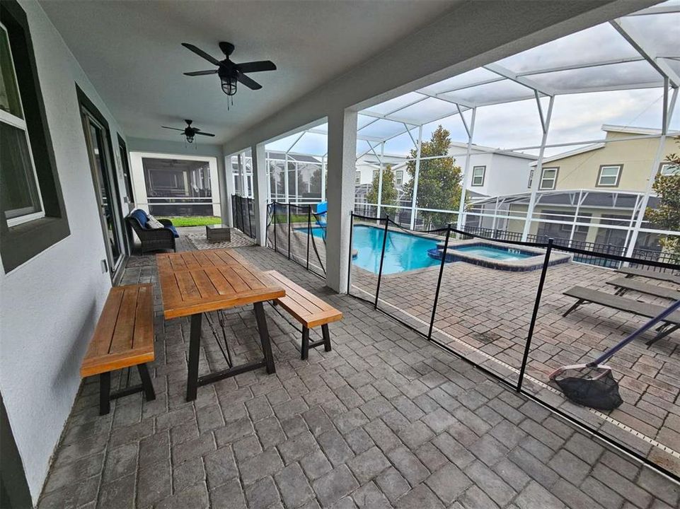 For Sale: $659,000 (7 beds, 5 baths, 4019 Square Feet)