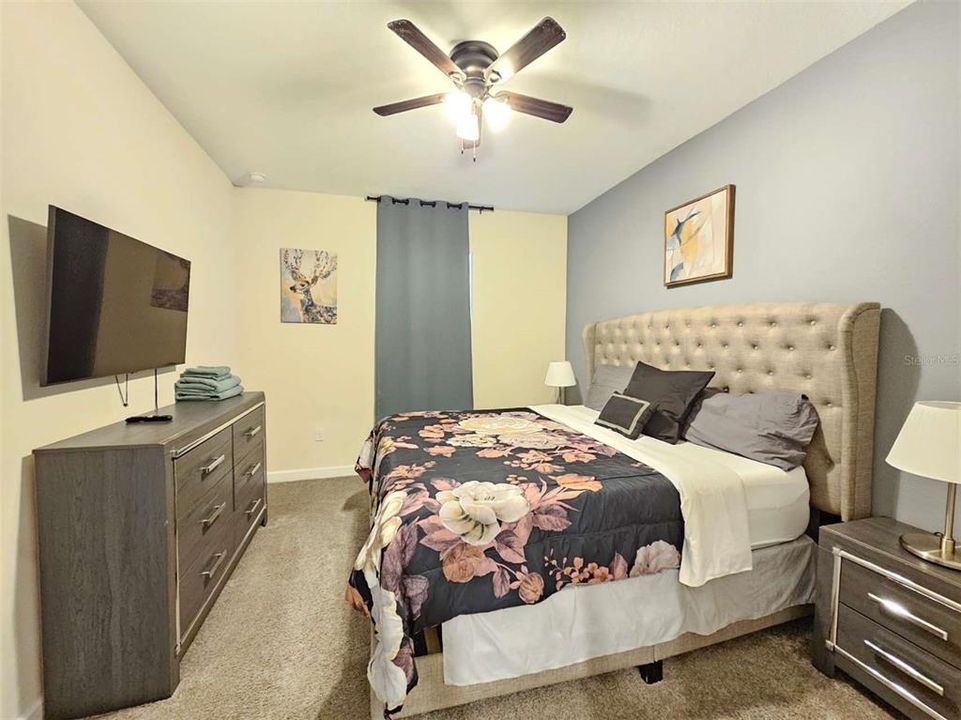 For Sale: $659,000 (7 beds, 5 baths, 4019 Square Feet)