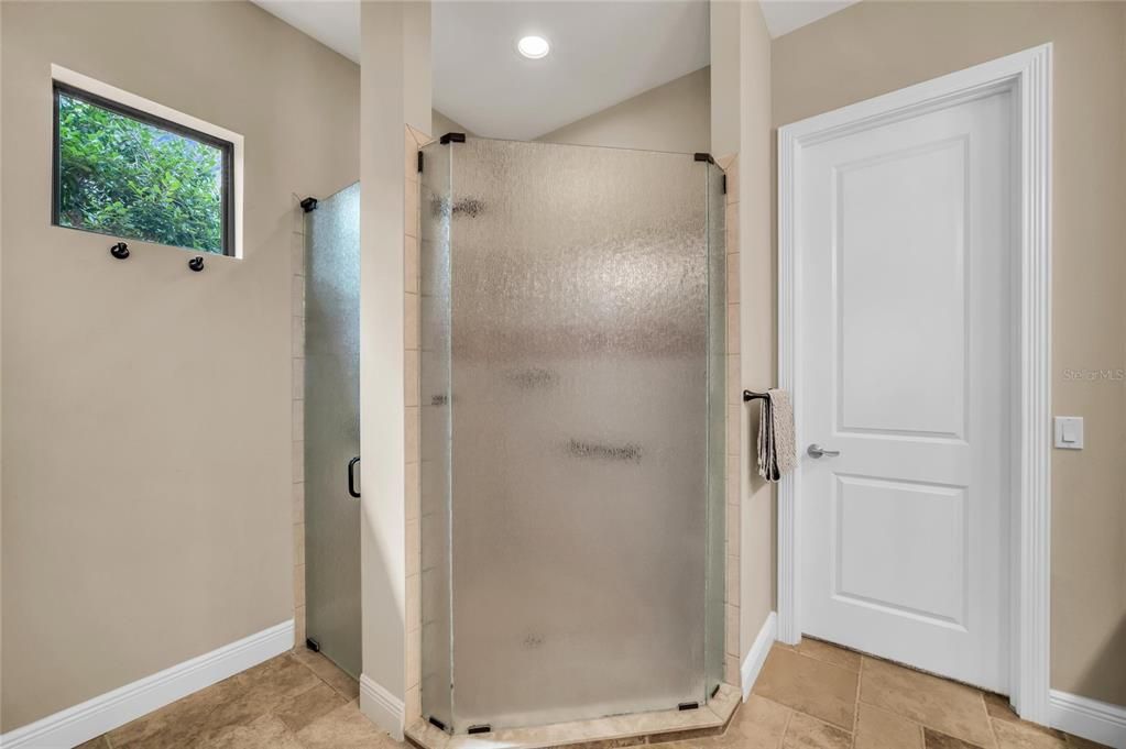 For Sale: $798,000 (2 beds, 2 baths, 2326 Square Feet)