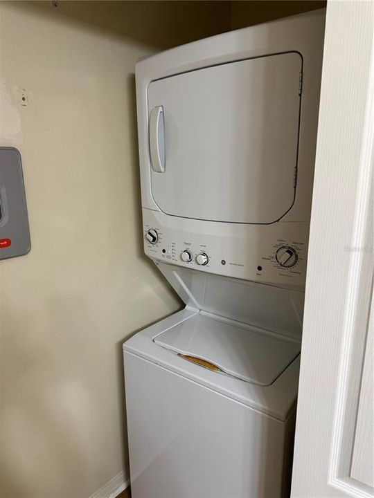 В аренду: $1,775 (2 спален, 2 ванн, 1429 Квадратных фут)