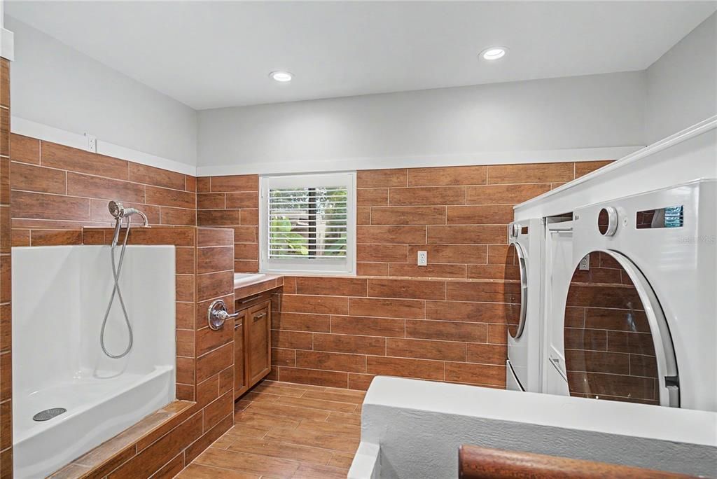 En Venta: $525,000 (3 camas, 3 baños, 2376 Pies cuadrados)