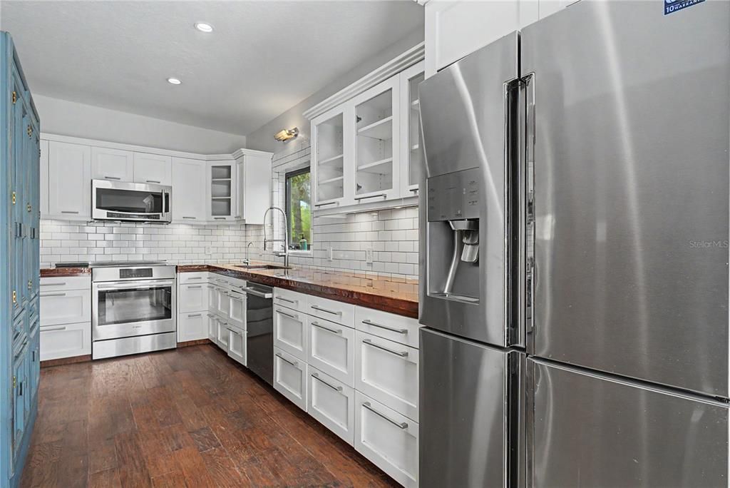 En Venta: $525,000 (3 camas, 3 baños, 2376 Pies cuadrados)