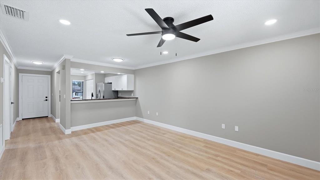 For Sale: $174,900 (2 beds, 2 baths, 1039 Square Feet)
