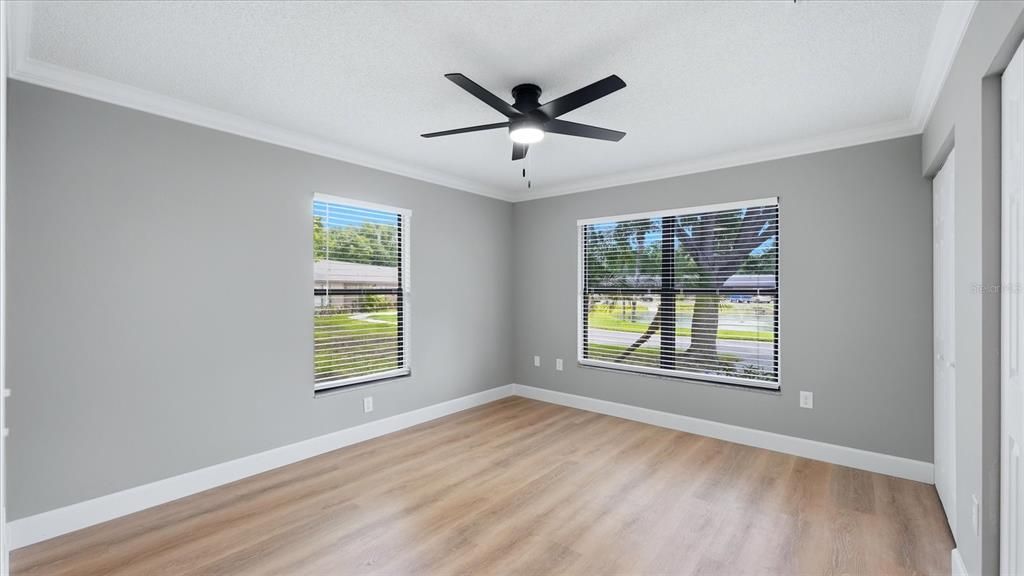 For Sale: $174,900 (2 beds, 2 baths, 1039 Square Feet)