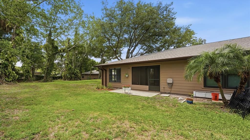 For Sale: $174,900 (2 beds, 2 baths, 1039 Square Feet)