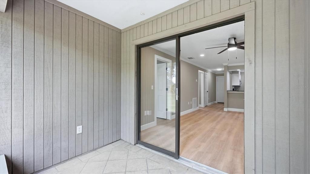 For Sale: $174,900 (2 beds, 2 baths, 1039 Square Feet)