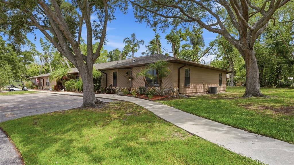 For Sale: $174,900 (2 beds, 2 baths, 1039 Square Feet)