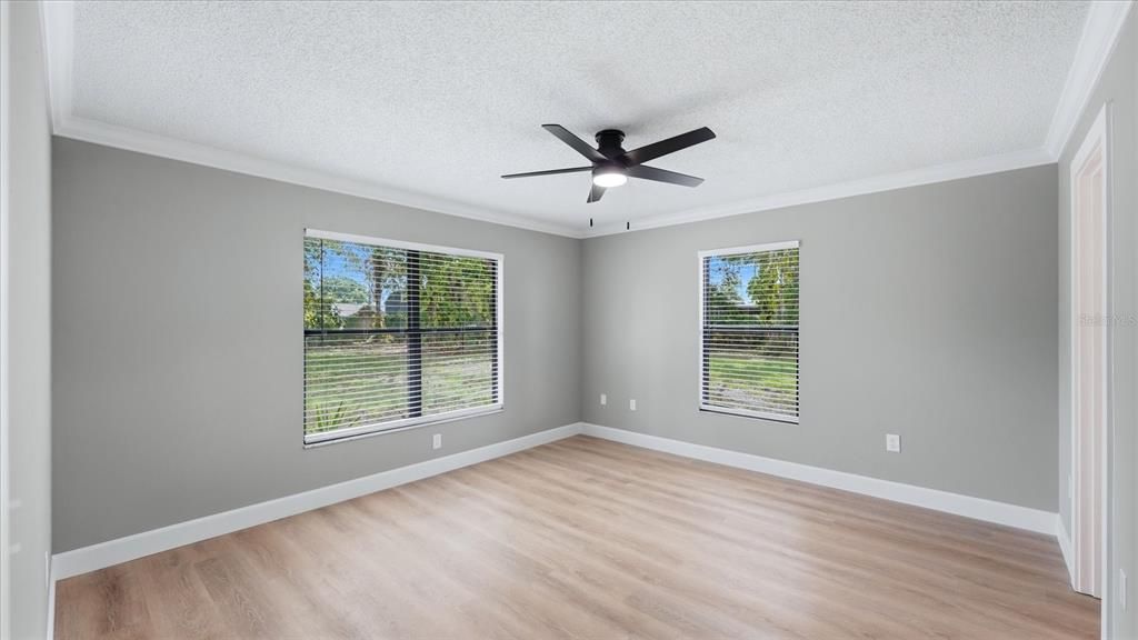 For Sale: $174,900 (2 beds, 2 baths, 1039 Square Feet)
