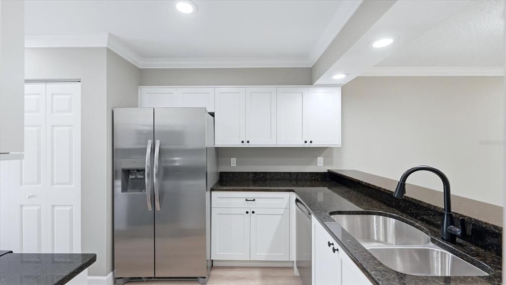 For Sale: $174,900 (2 beds, 2 baths, 1039 Square Feet)