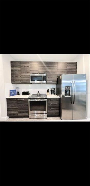 En Venta: $415,000 (4 camas, 4 baños, 2404 Pies cuadrados)