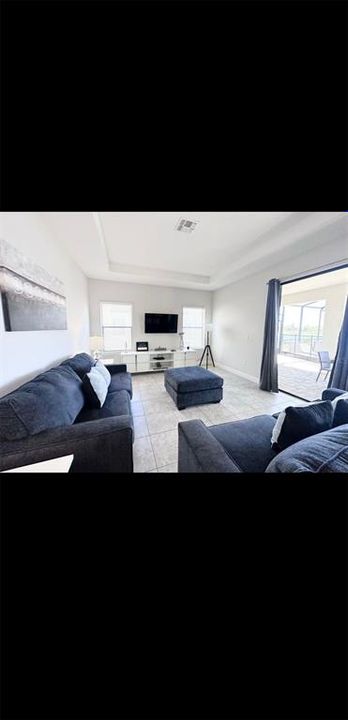 En Venta: $415,000 (4 camas, 4 baños, 2404 Pies cuadrados)