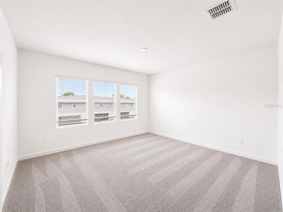 En Renta: $2,490 (4 camas, 2 baños, 2071 Pies cuadrados)