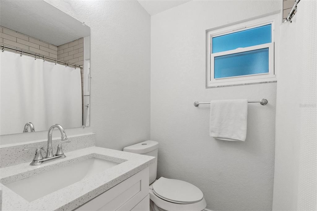 En Venta: $429,999 (4 camas, 2 baños, 1578 Pies cuadrados)