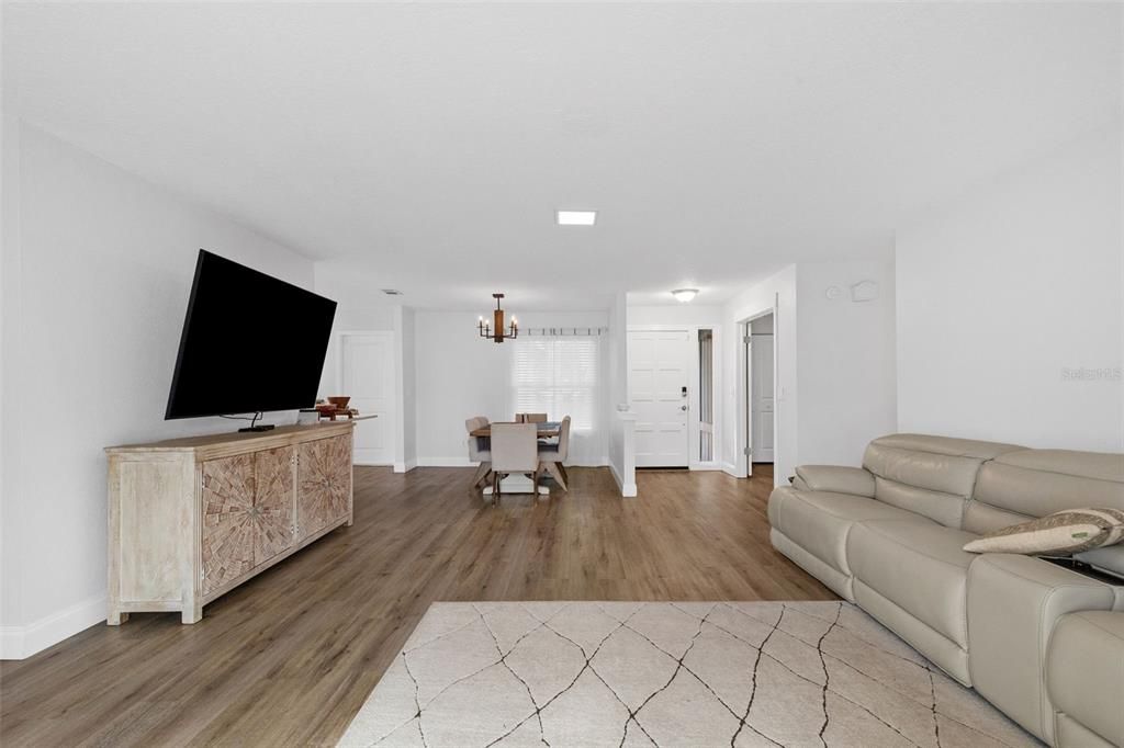 En Venta: $429,999 (4 camas, 2 baños, 1578 Pies cuadrados)