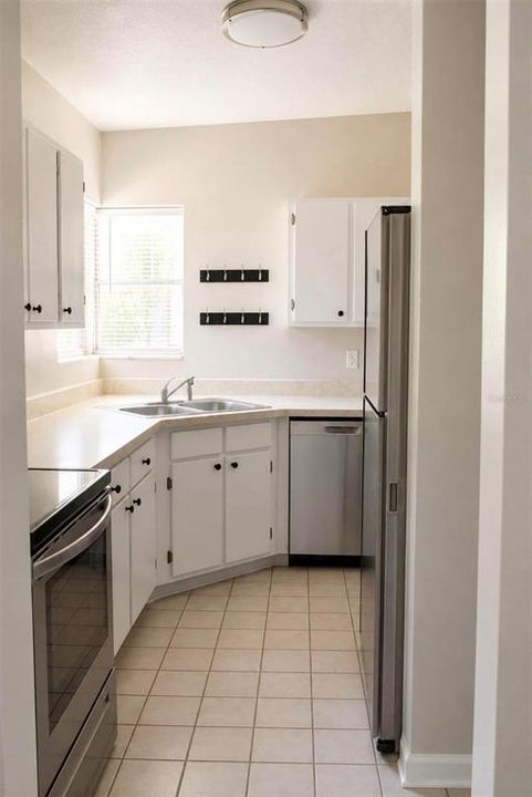 For Sale: $209,000 (2 beds, 1 baths, 766 Square Feet)