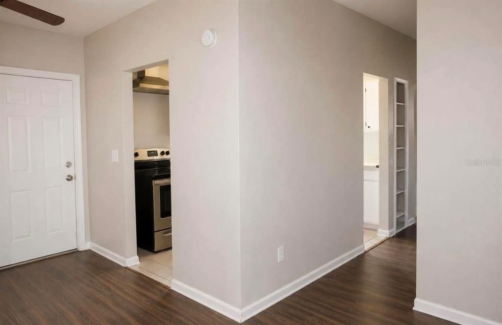For Sale: $209,000 (2 beds, 1 baths, 766 Square Feet)
